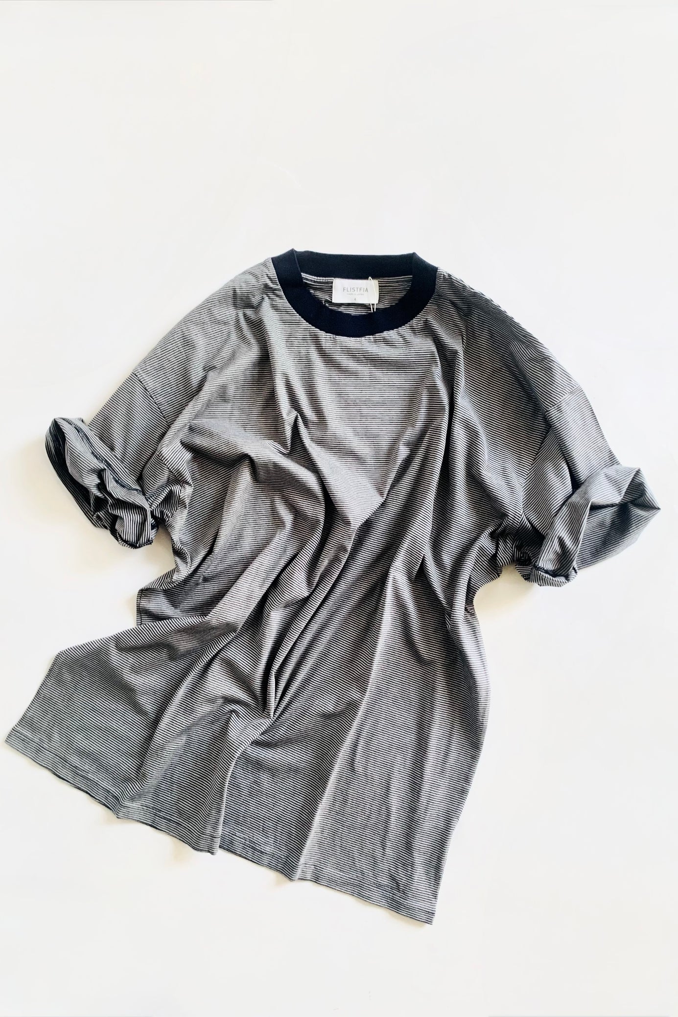 flistfia / Loose Fit Crew Neck T-Shirts