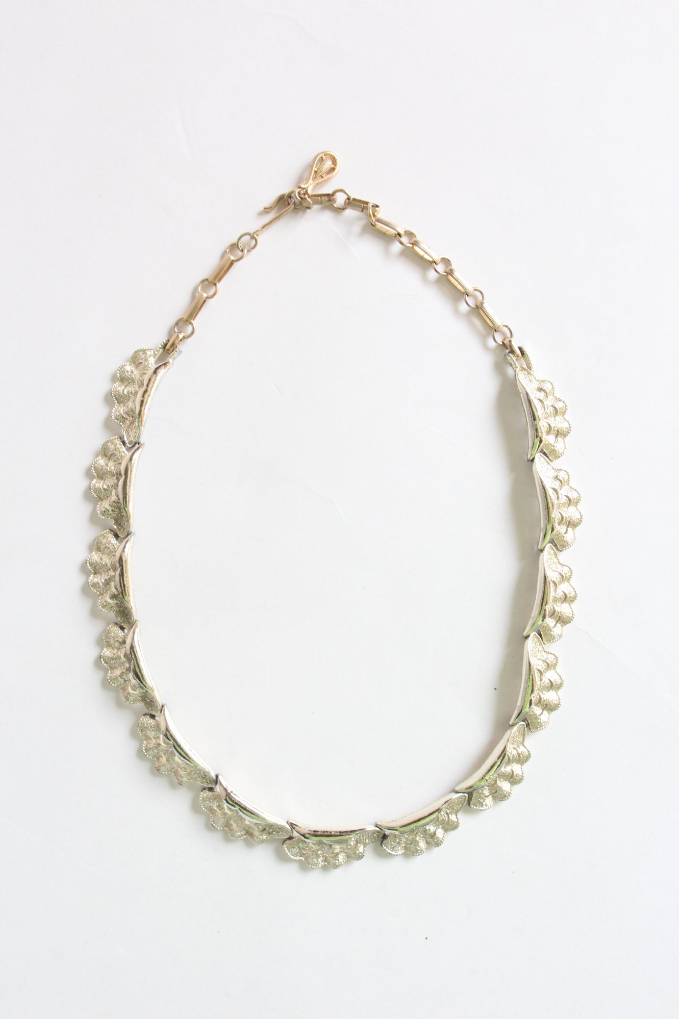 unknown /used 80's necklace
