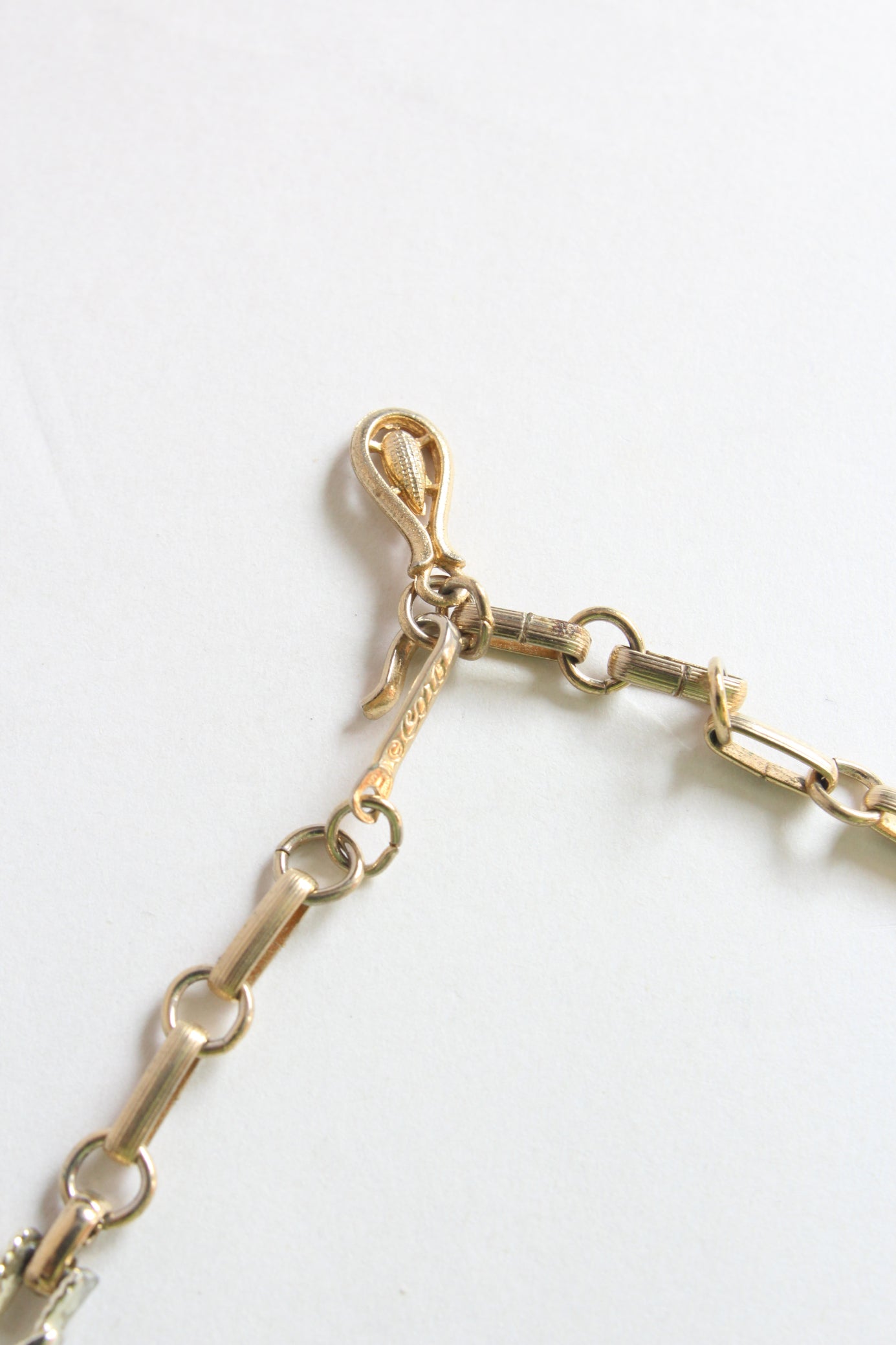 unknown /used 80's necklace
