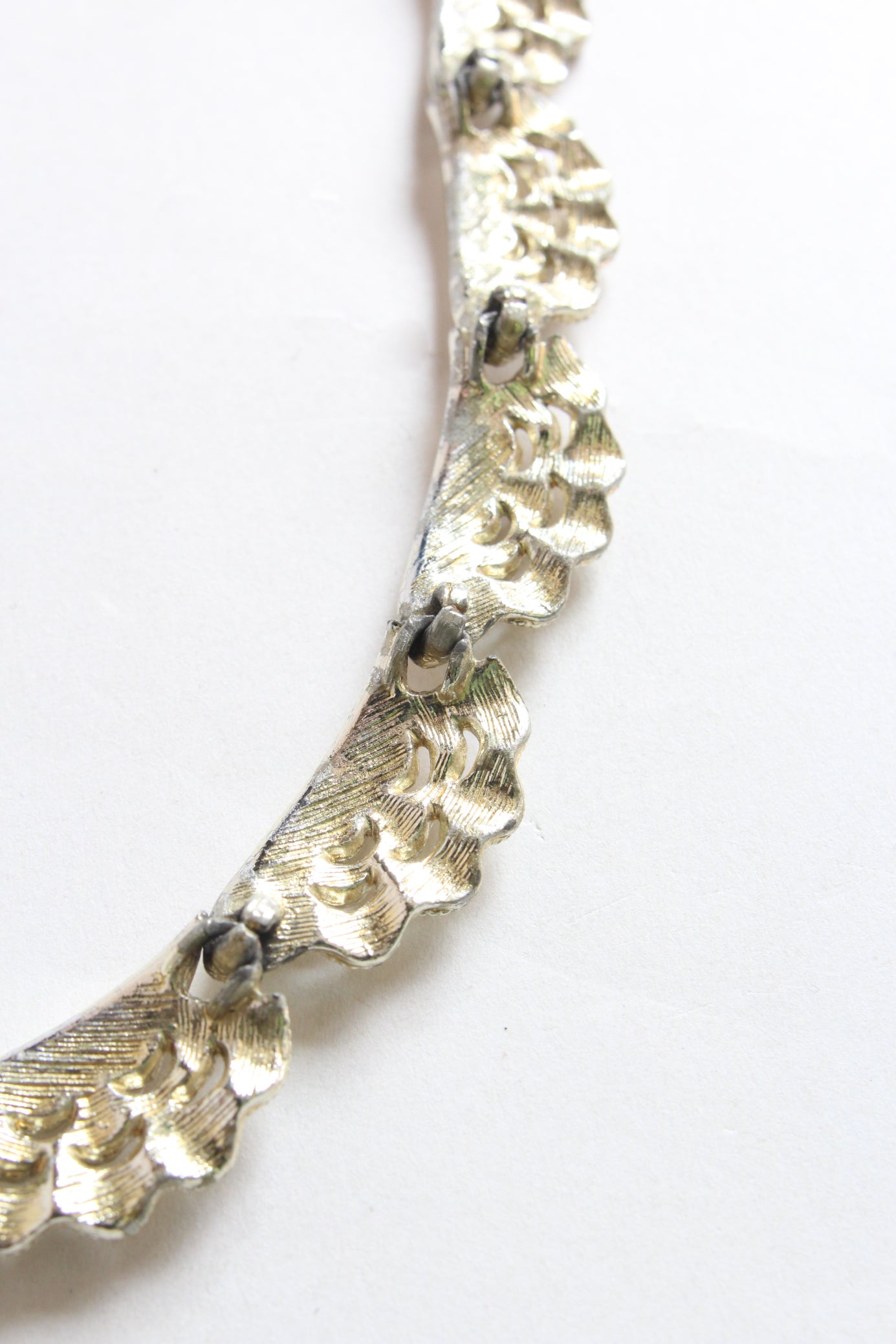 unknown /used 80's necklace