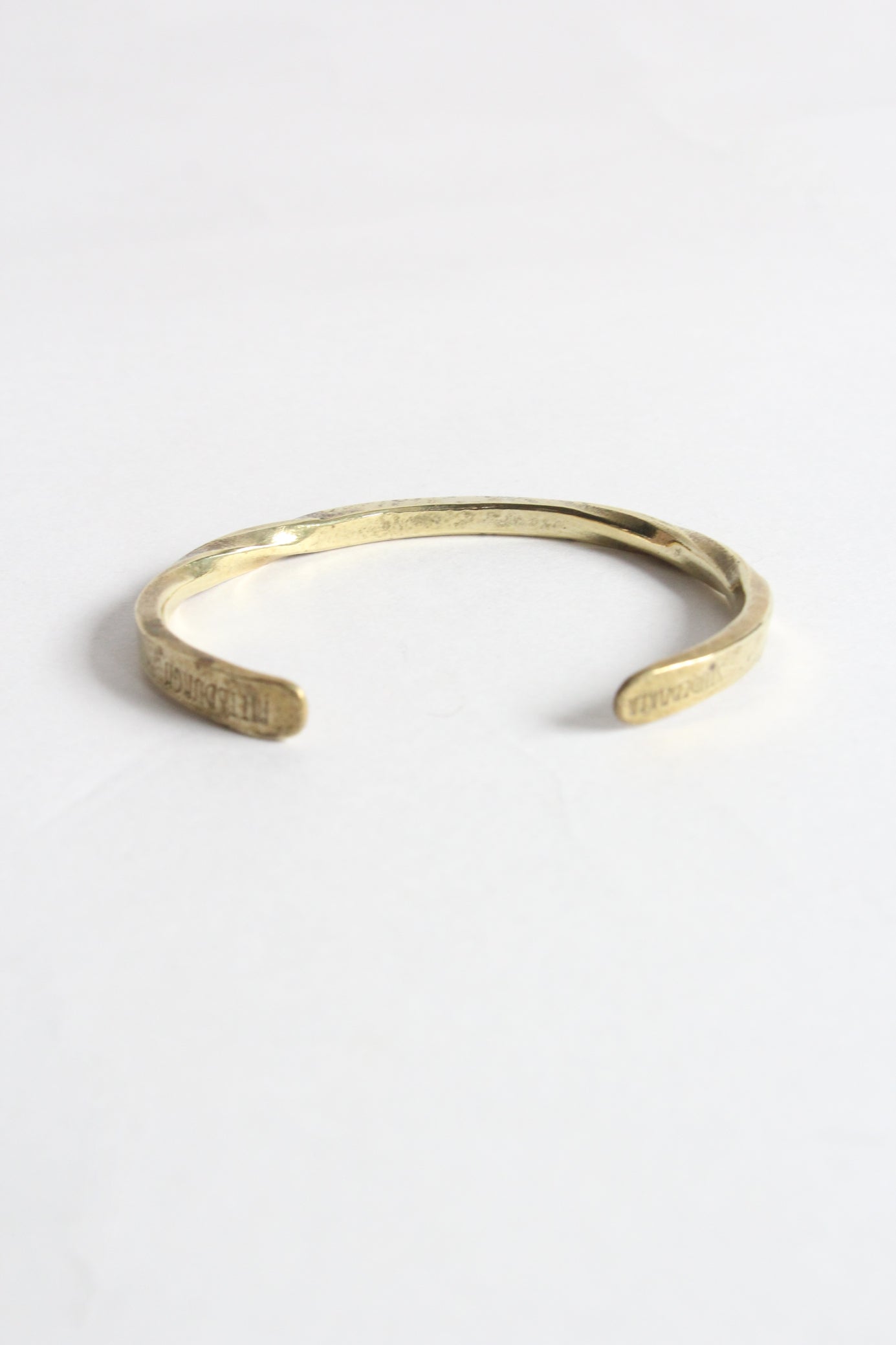 unknown/used twist bangle