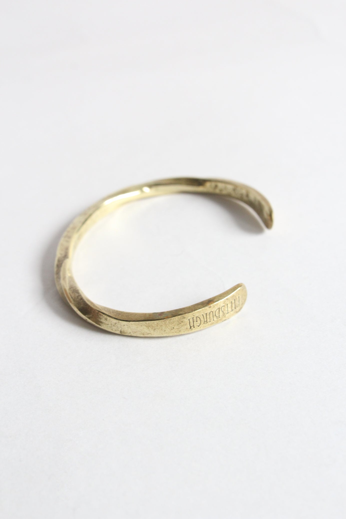 unknown/used twist bangle
