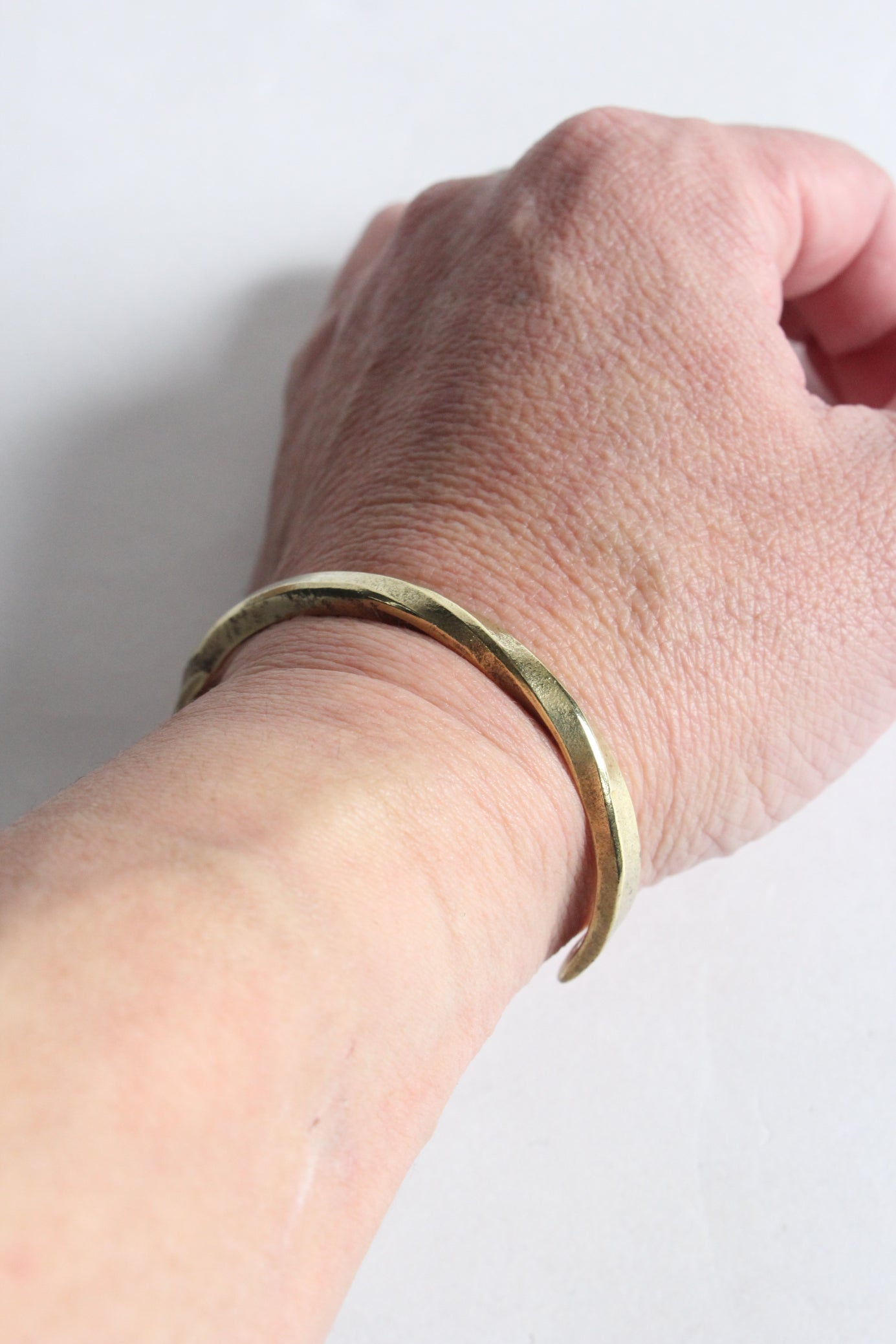 unknown/used twist bangle