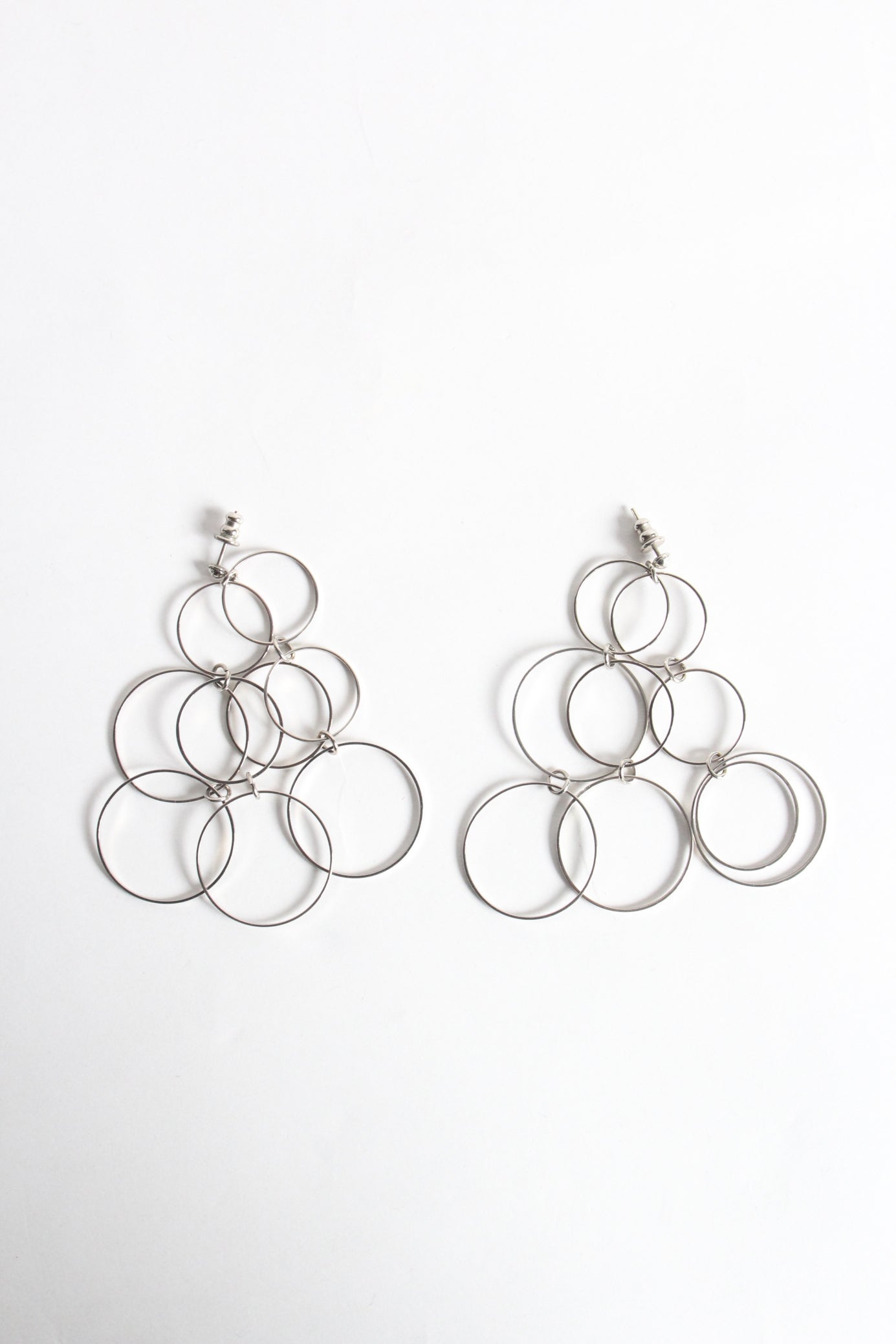unknown /used circle earring