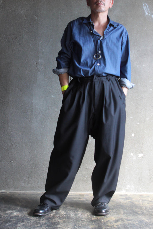TOKIARI / JAN THREE TUCK WIDE PANTS