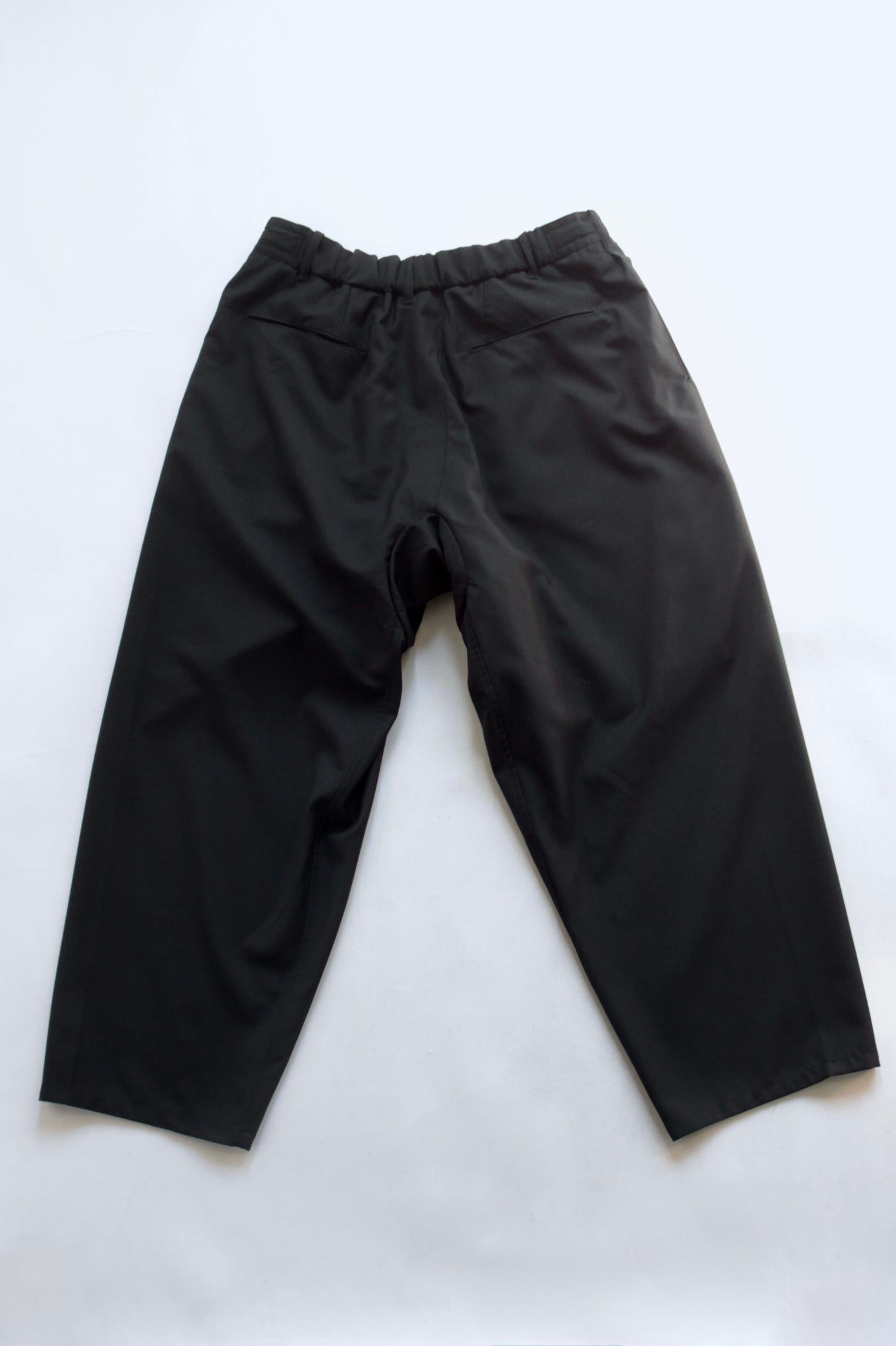 TOKIARI / JAN THREE TUCK WIDE PANTS