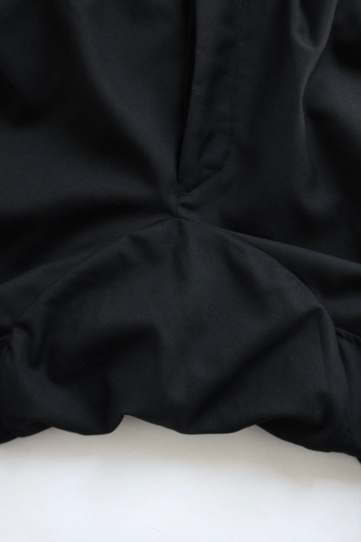 TOKIARI / JAN THREE TUCK WIDE PANTS