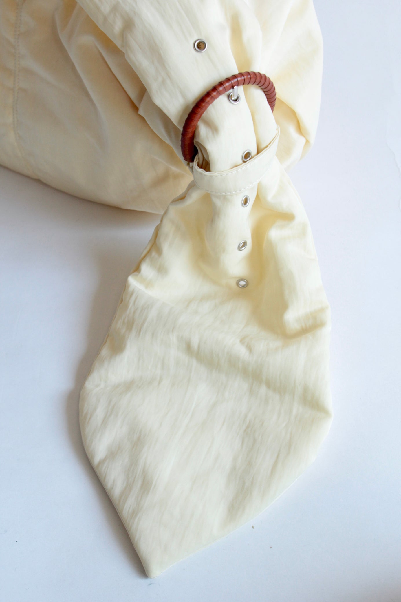 Fluss / GATHERED BELT CROSS BAG