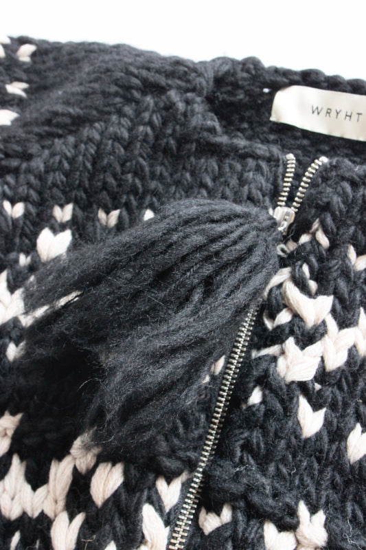 WRYHT / COWICHAN HAND ZIP SWEATER