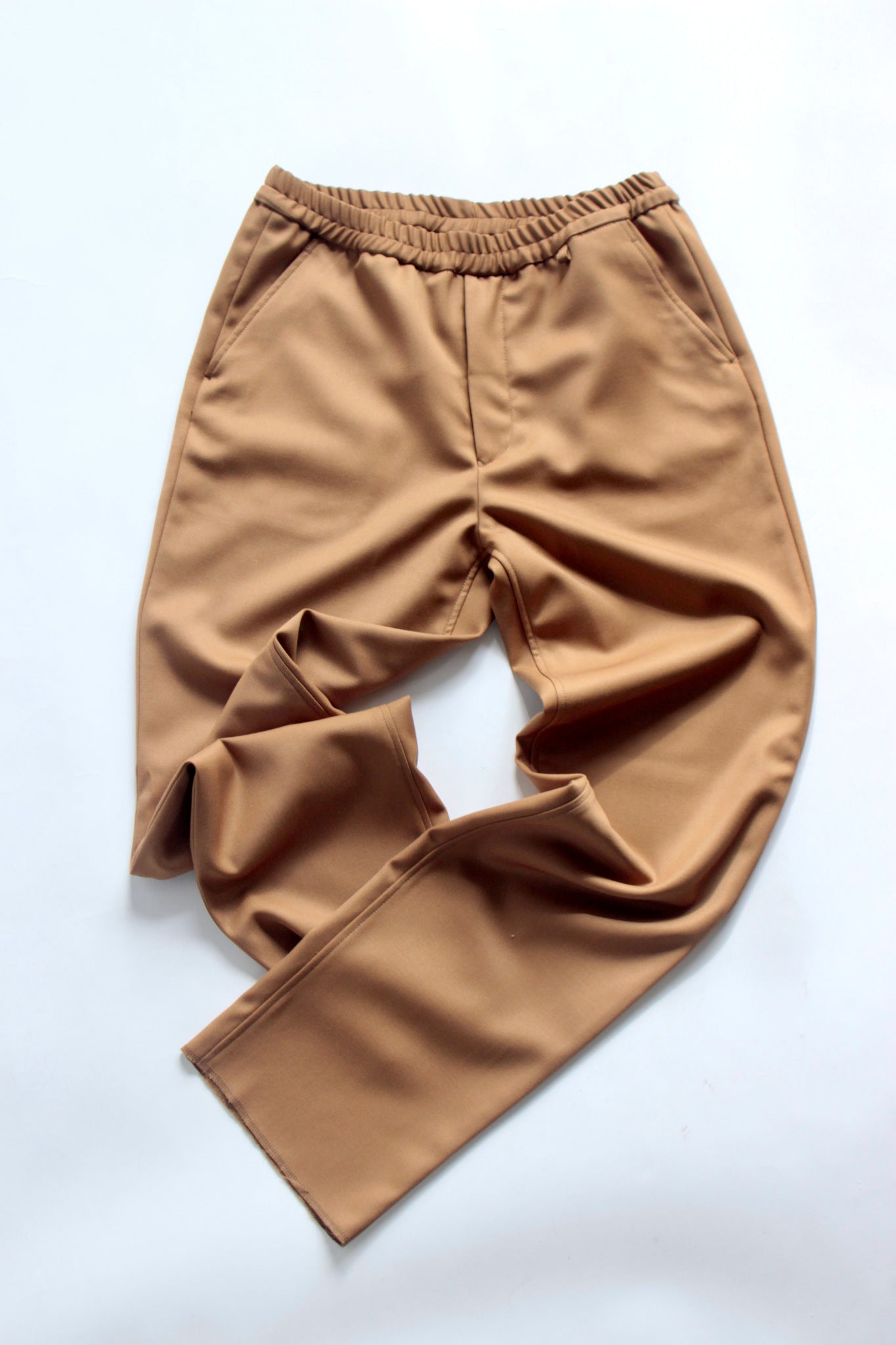 EGRETIQUE / BACK SATEEN GABARDINE EASY TROUSER
