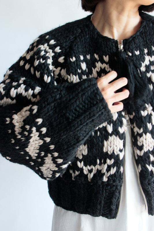 WRYHT / COWICHAN HAND ZIP SWEATER