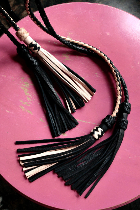 amarillo / Twin Tassels
