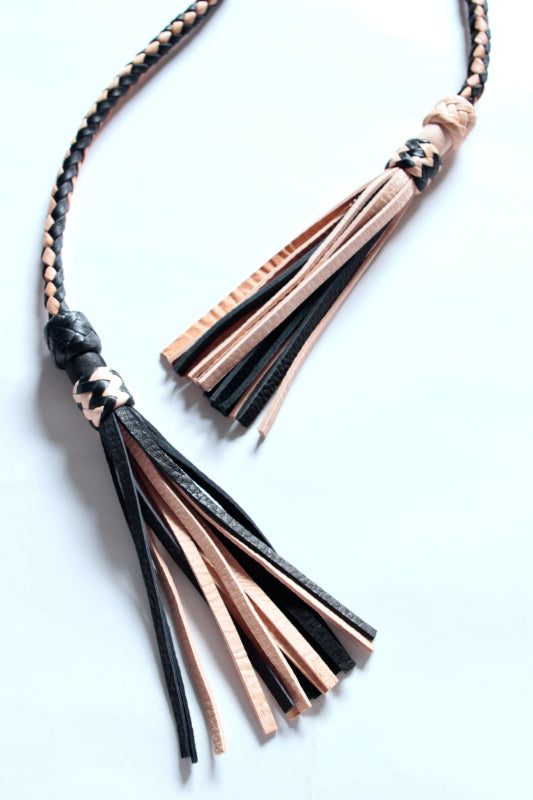 amarillo / Twin Tassels