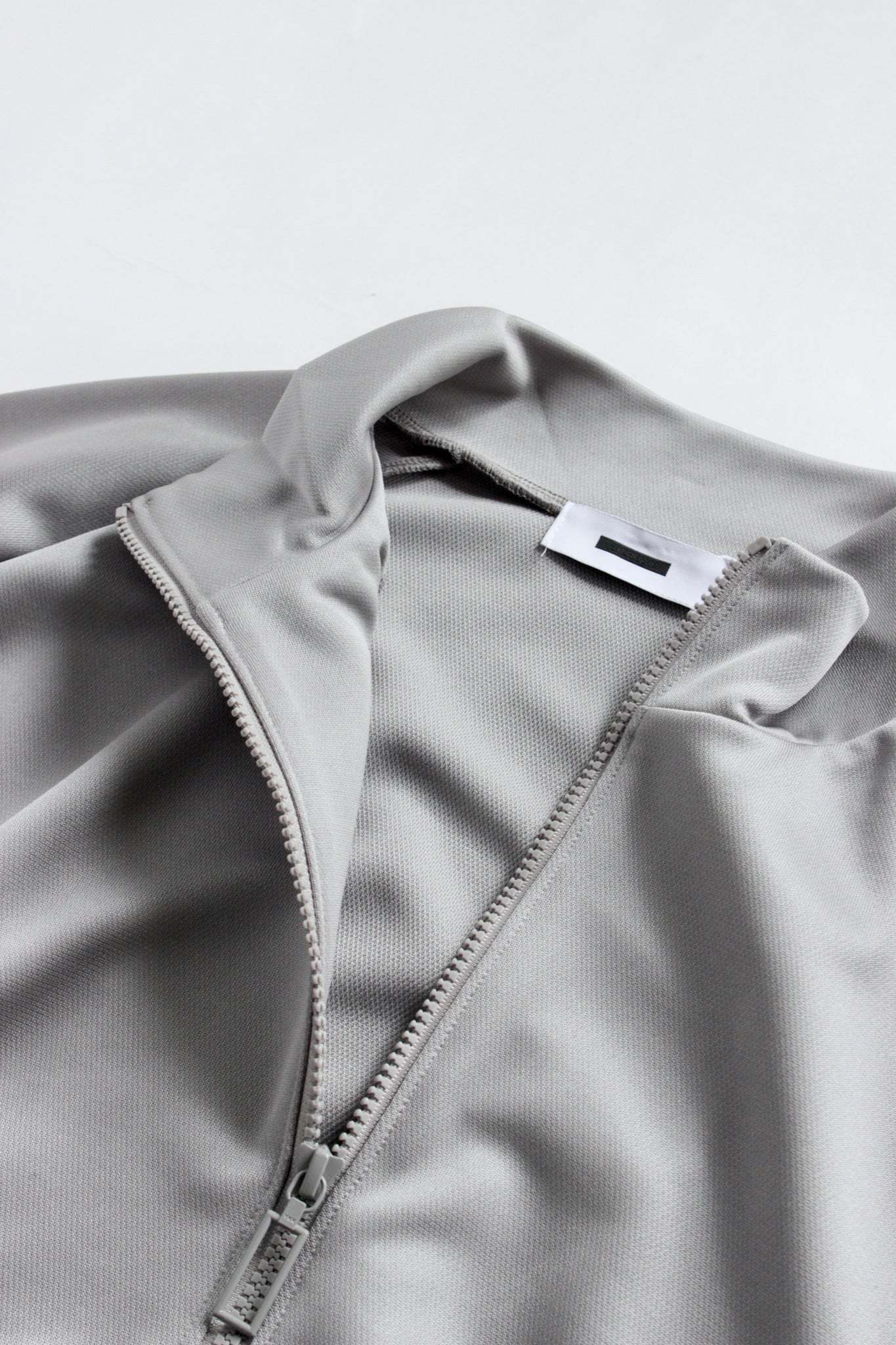 REVERBERATE /TRACK JACKET