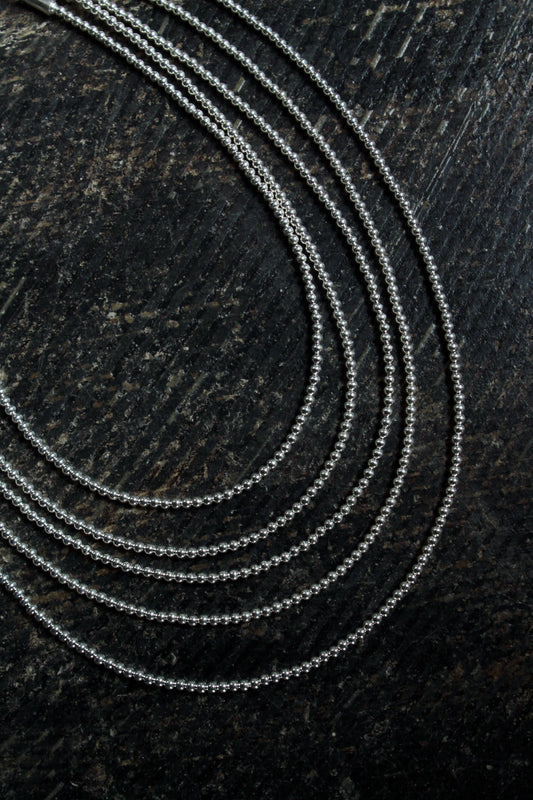 銀に宿る、ナバホの輪郭。