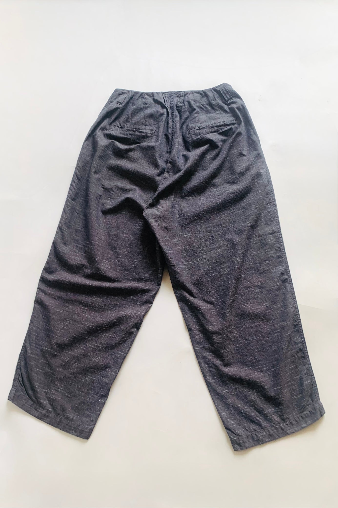 roundabout /Random twist 2tuck Pants