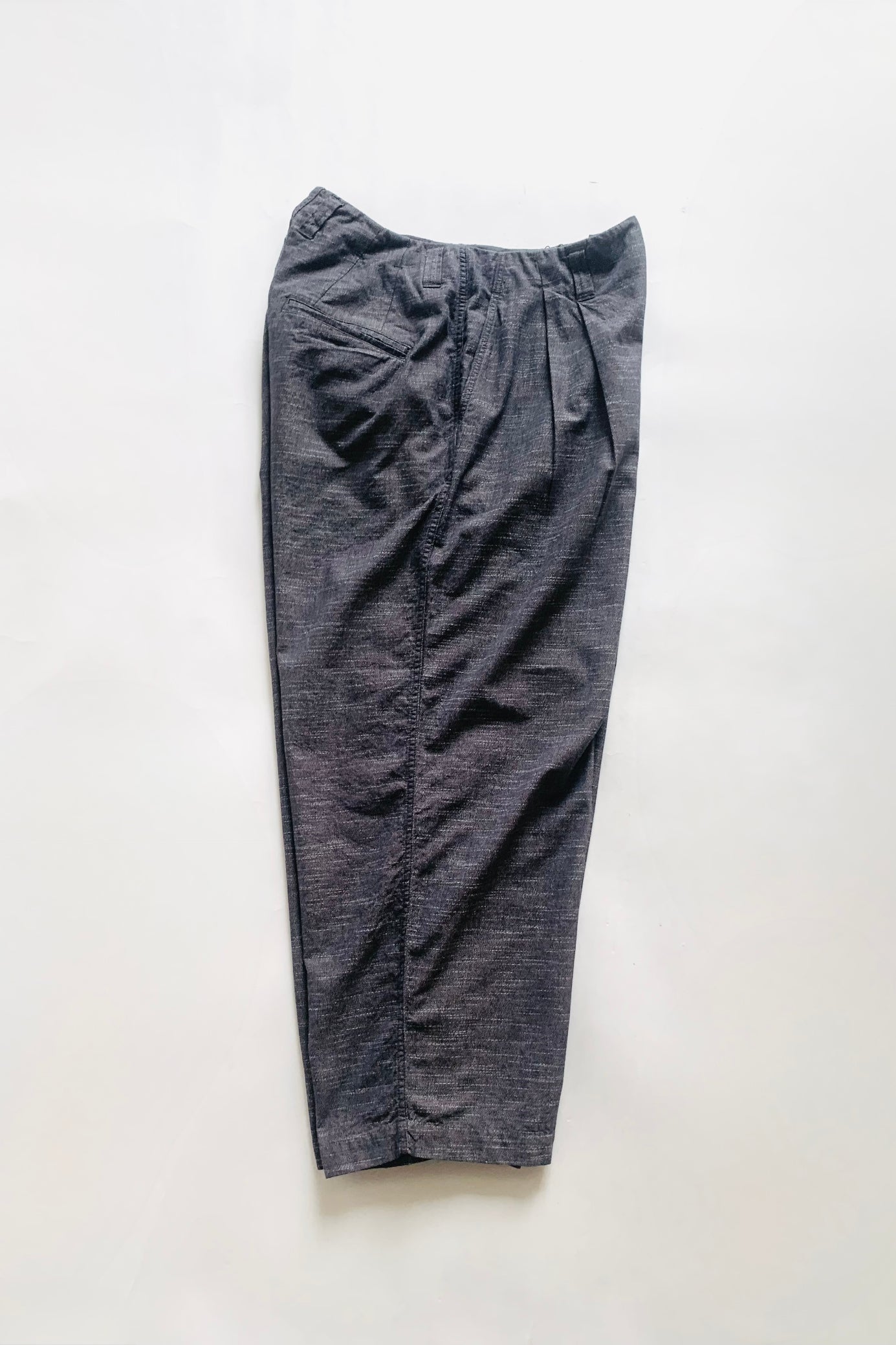 roundabout /Random twist 2tuck Pants
