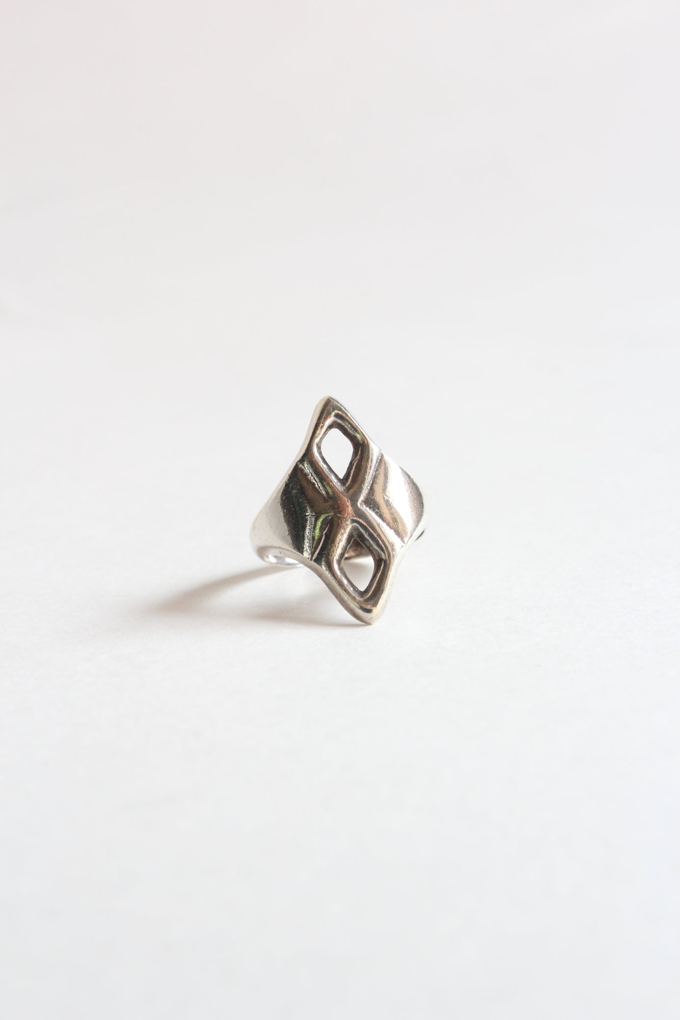 unknown /used rhombus ring