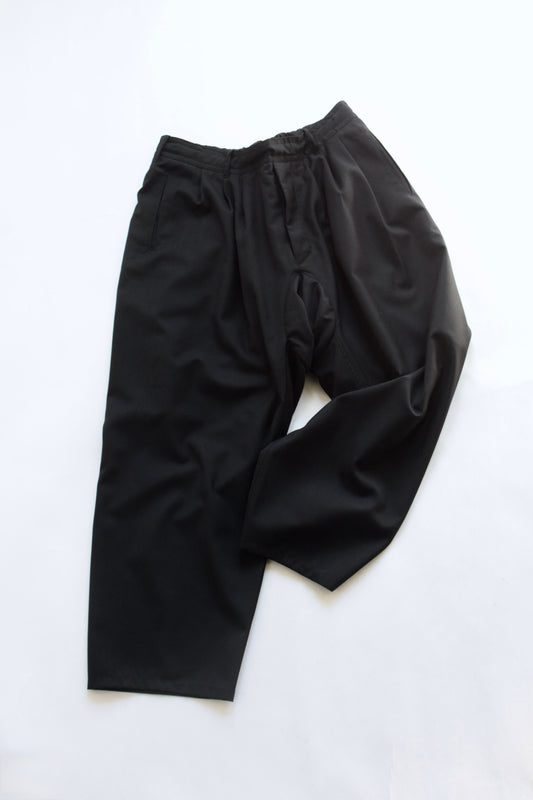 TOKIARI / JAN THREE TUCK WIDE PANTS