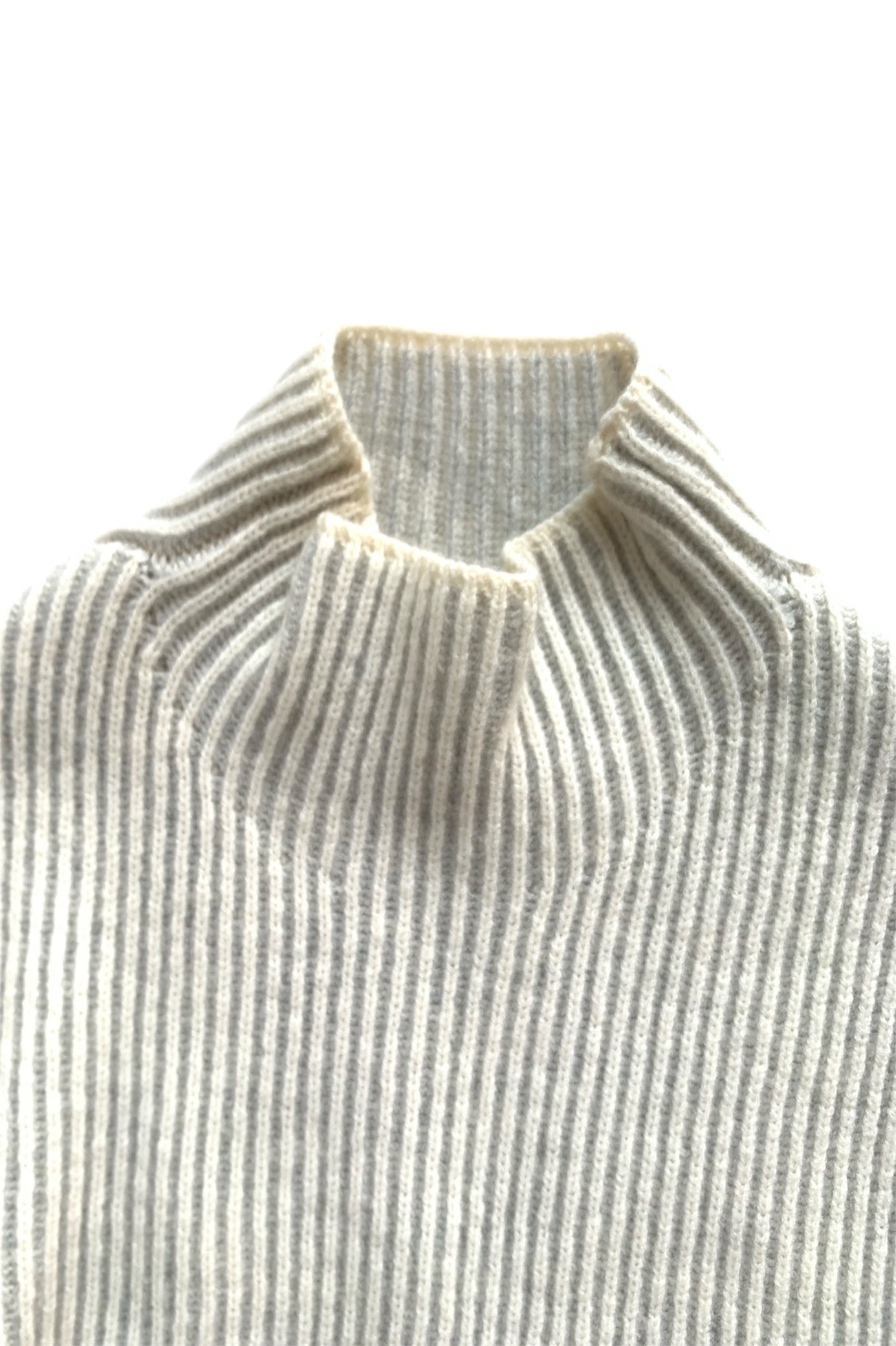 K.ITO / MOCK NECK SWEATER